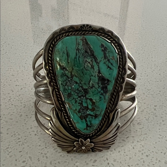Jewelry - NAVAJO KINGMAN TURQUOISE Sterling Silver Cuff